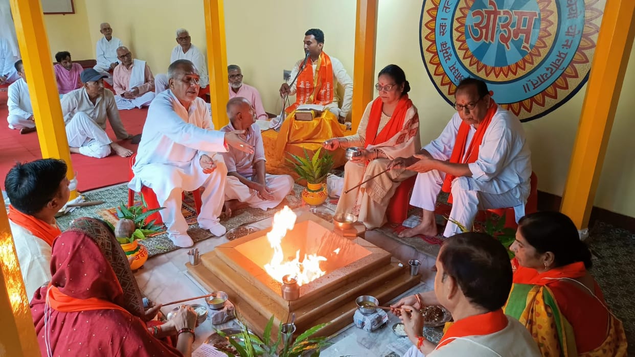 Vedas are the basis of Sanatan Vedic culture: Chandan