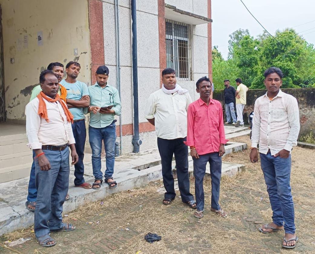Youth dies in bike collision, mother and sister injured
