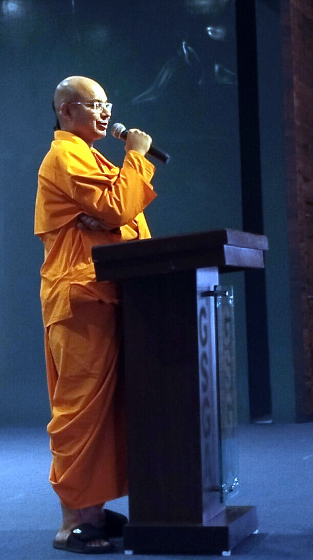 Ujjain ISKCON president taught students work hard at right time otherwise you will have to regret later