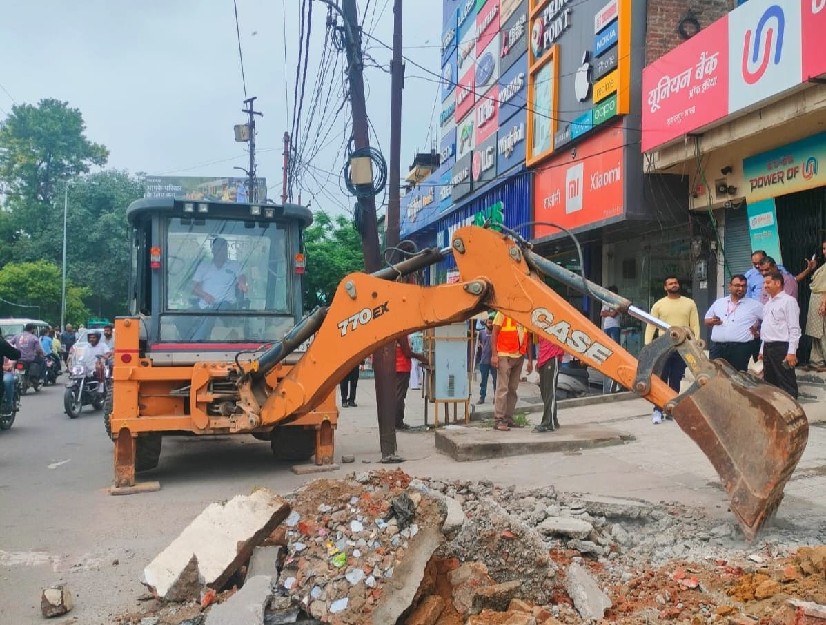 Effect of Chief Minister's advice, bulldozer runs on encroachment