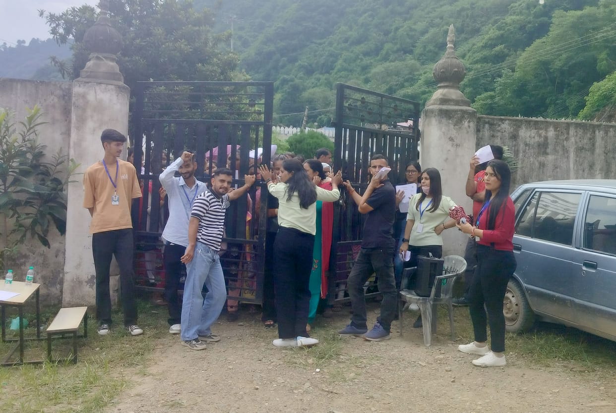 Crowd of unemployed gathered for outsourced recruitment under NHM