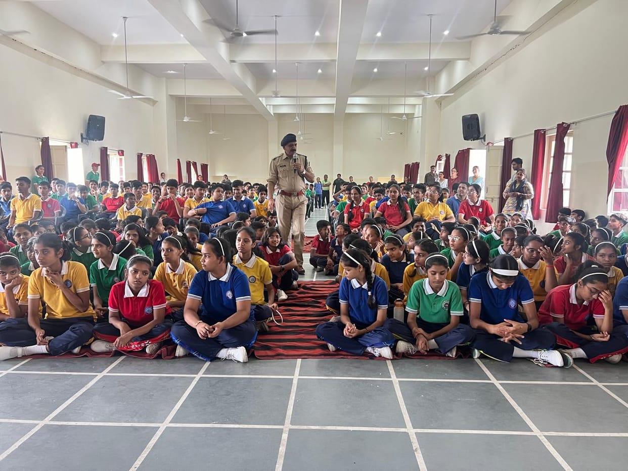 Ajmer News: In a cyber seminar, SP made children aware about social media