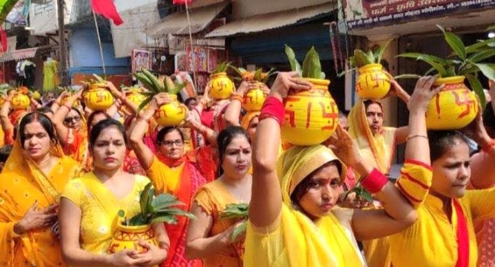 Before Shri Ram Katha, women took out Kalash Yatra
