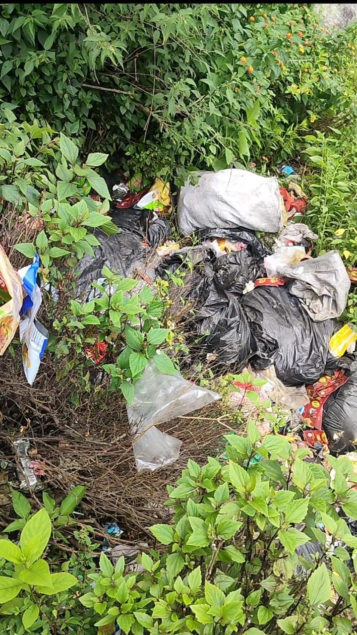 Hotel owner fined Rs 5,000 for throwing garbage in the open