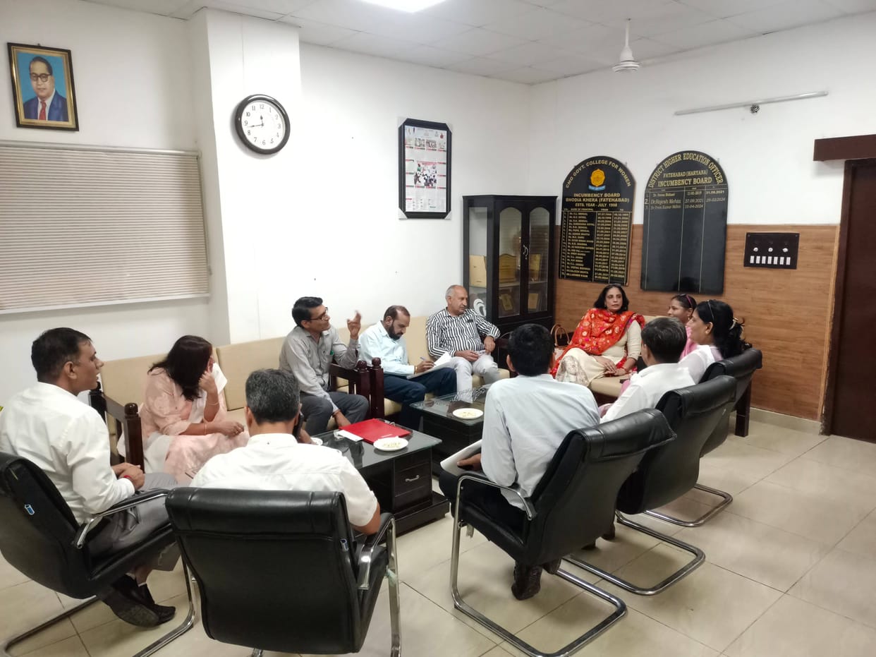Second building will be searched for District Headquarters College, review done on shortage of staff