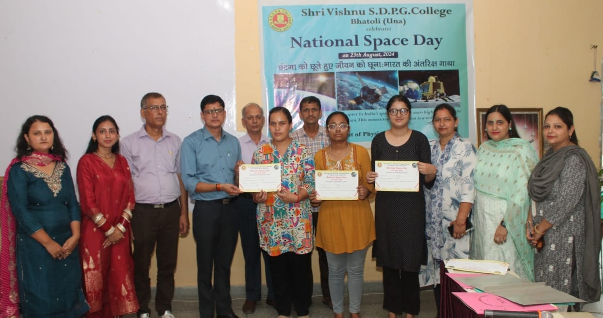 Anamika won first prize in digital poster making