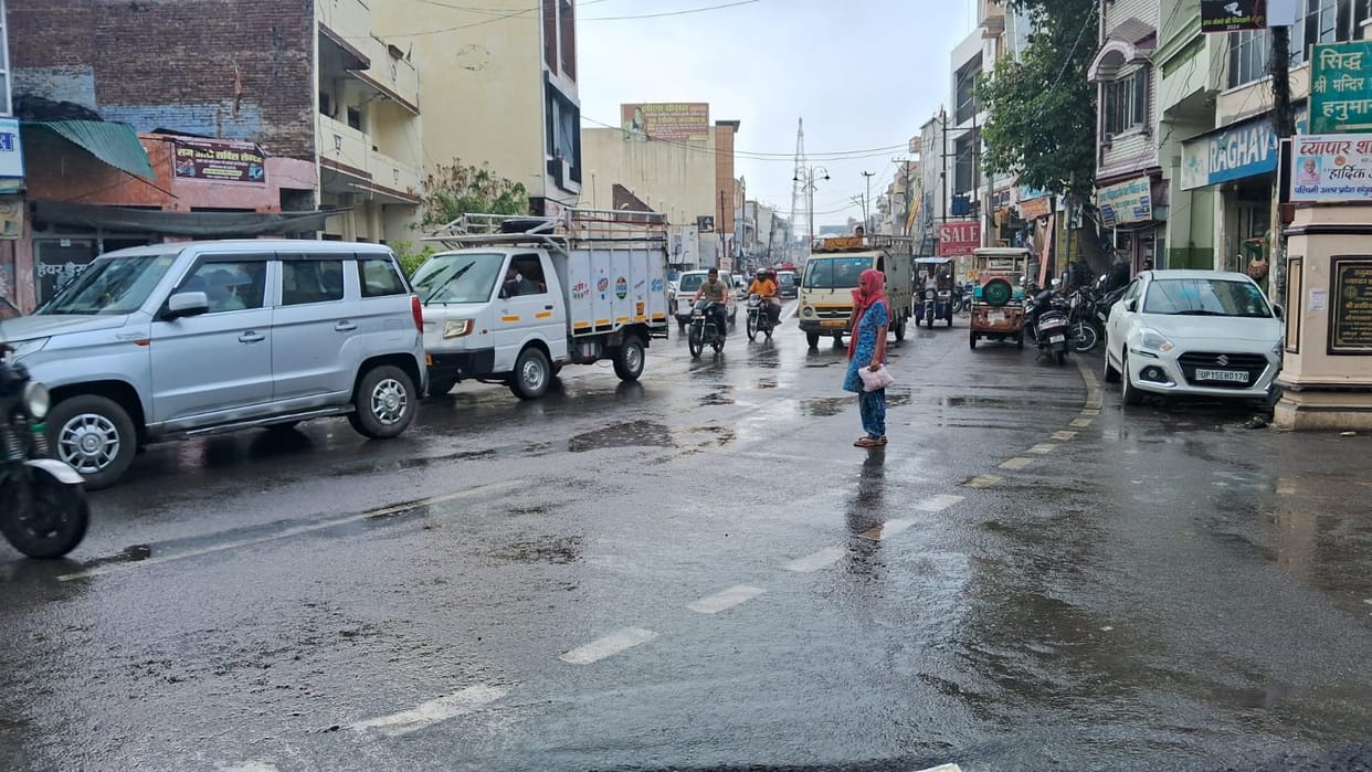 Temperature dropped by four degrees Celsius due to rain, relief from heat