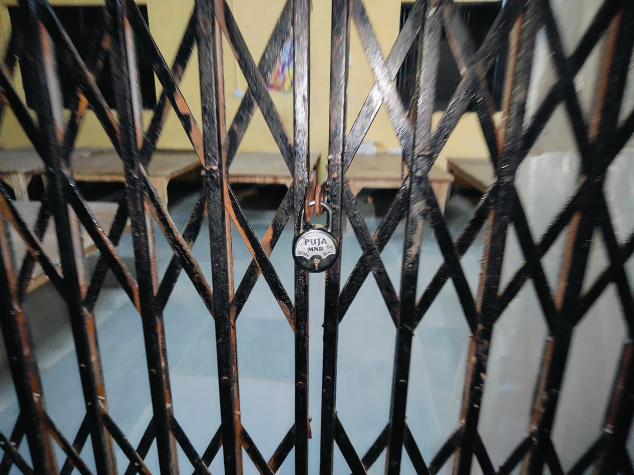 The lock remained hanging in the temporary night shelter built for the candidates.