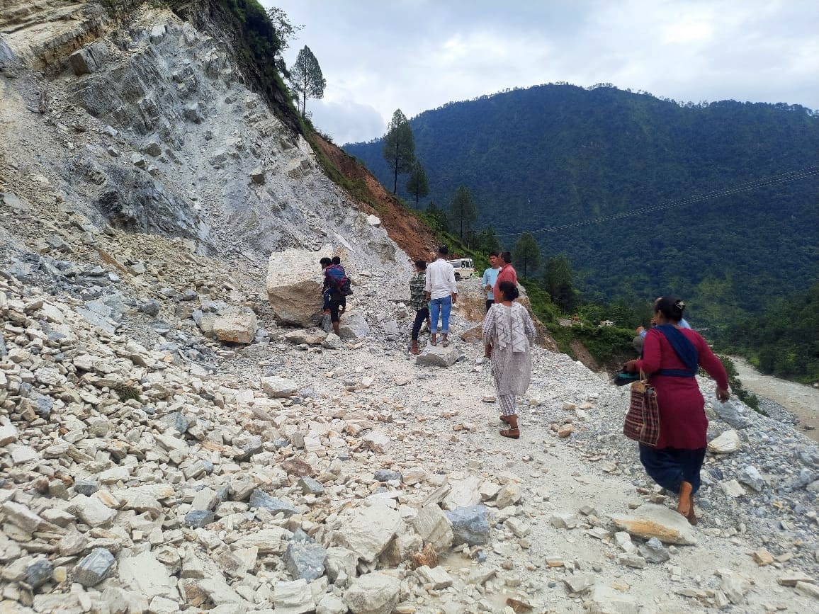 Thal-Munsiyari road opened, 27 roads including one border road still closed