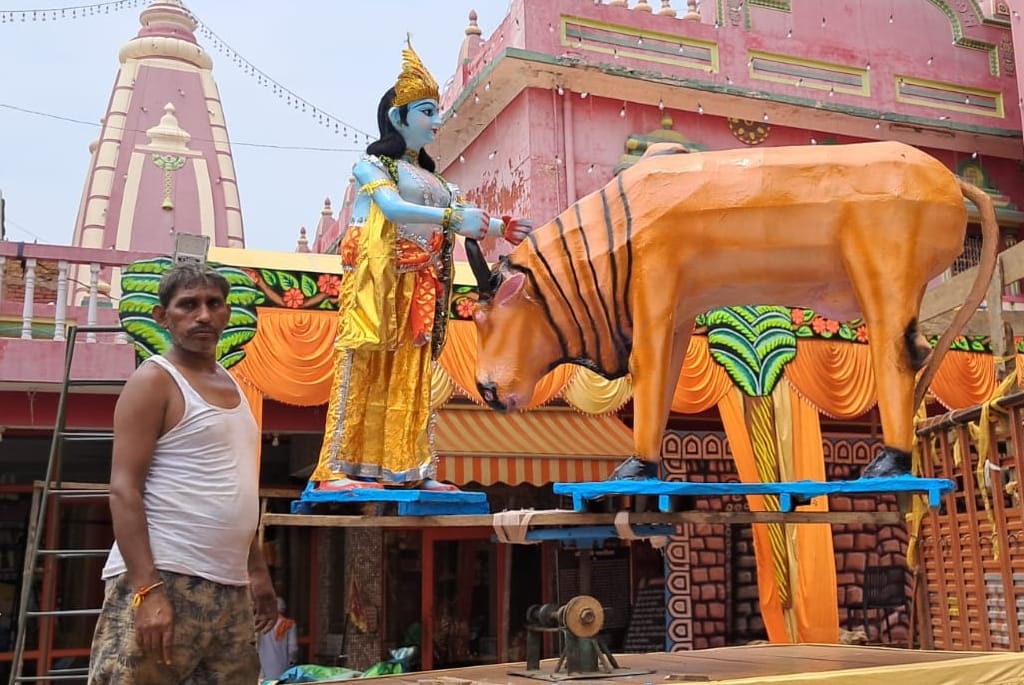 There will be an eye on the tableau of T-20 World Cup in Durga Bhawan temple, you will also be able to see Nidhivan built in 60 feet