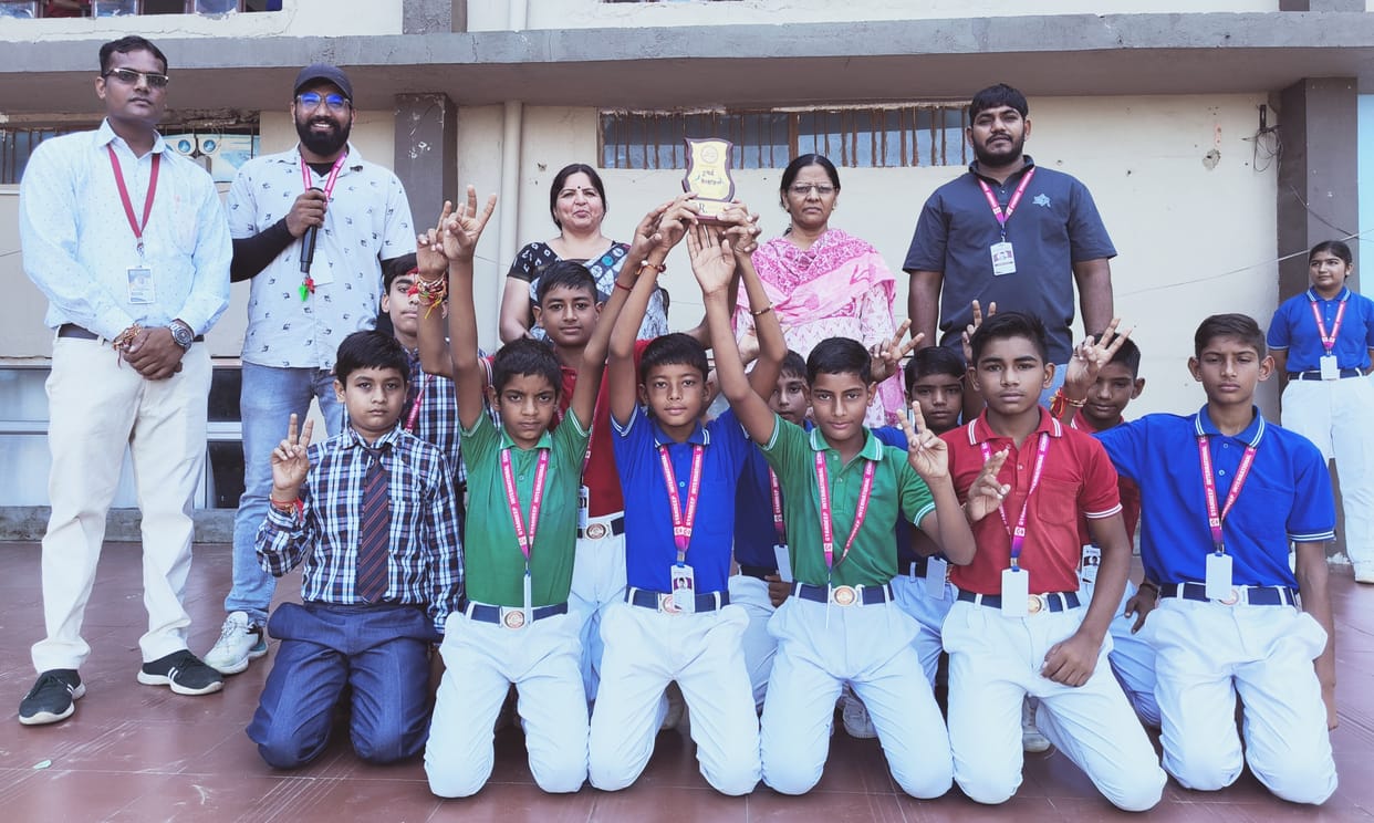 3 children won gold medals in weight lifting at block level