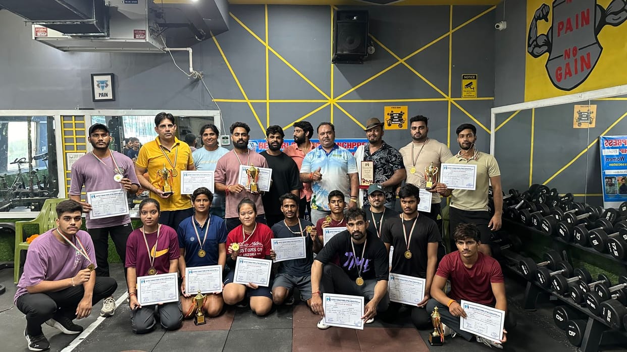 Winners of bench press competition honored