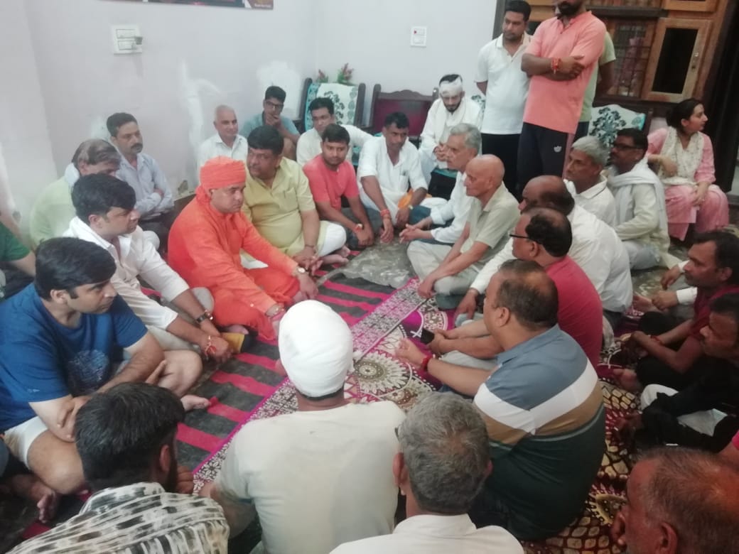 Traders closed shops for three hours in protest against the murder of bullion trader.
