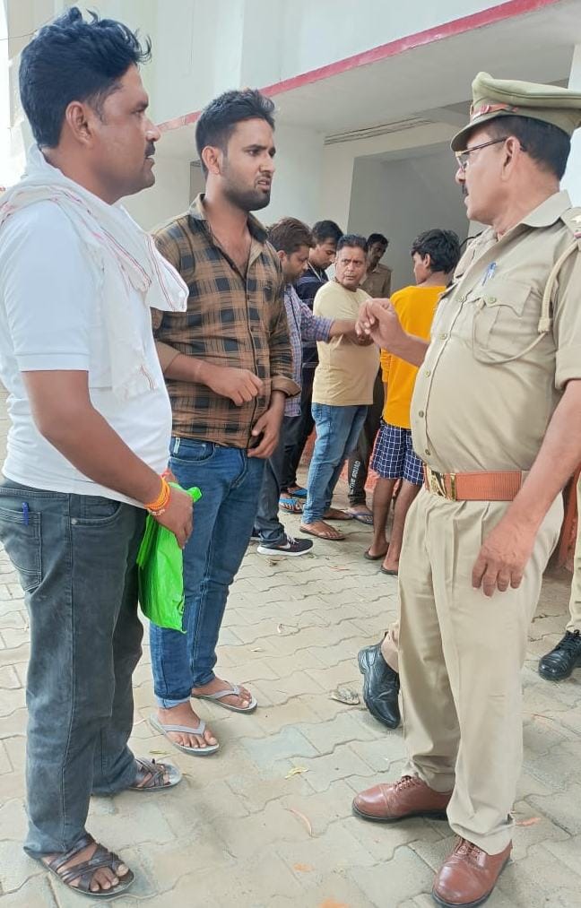 Cash mobile looted from young man who returned after giving police recruitment exam