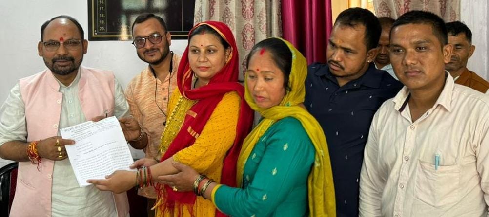 Met MLA to open Parkhal-Silodi road