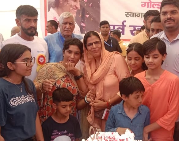 Sarvkhap honored Vinesh with the title of Iron Lady