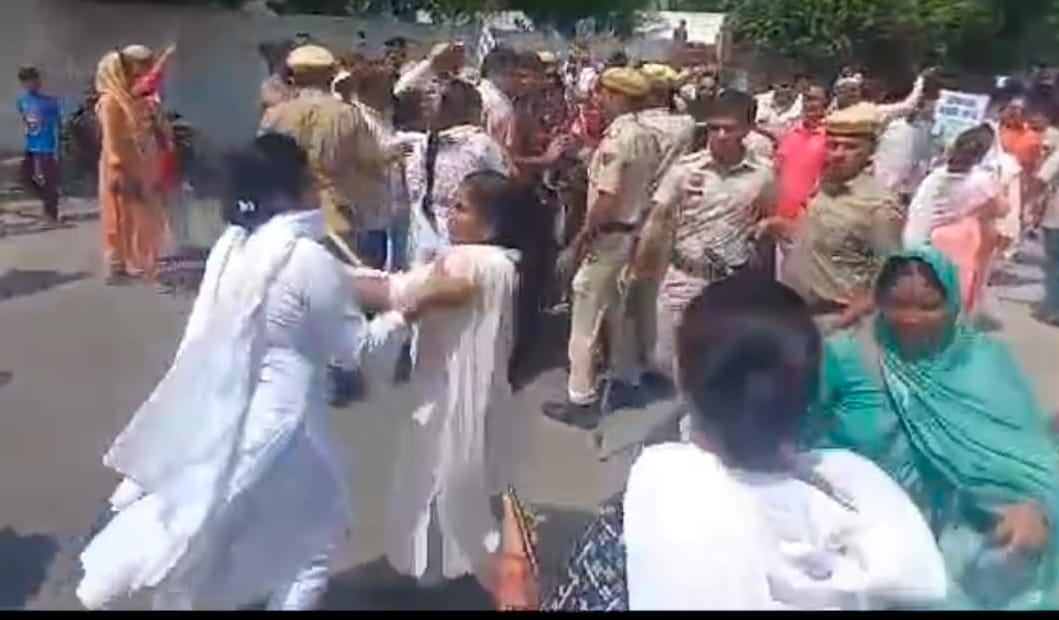 BJP and Congress workers clash outside Congress MLA's office