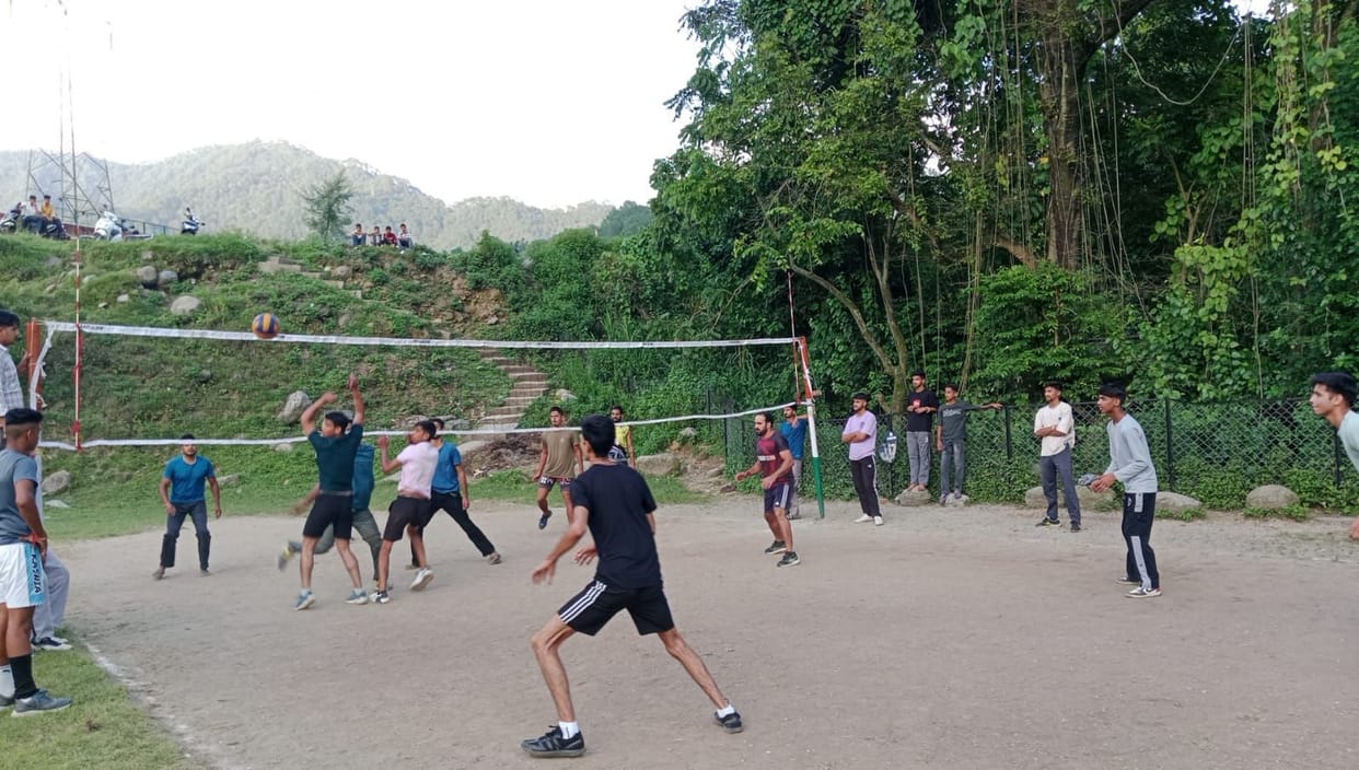 Bharadu team won the title in volleyball competition