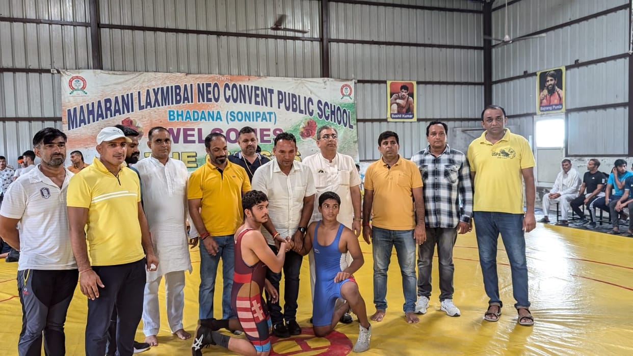 Wrestlers showed their strength in district level school competition
