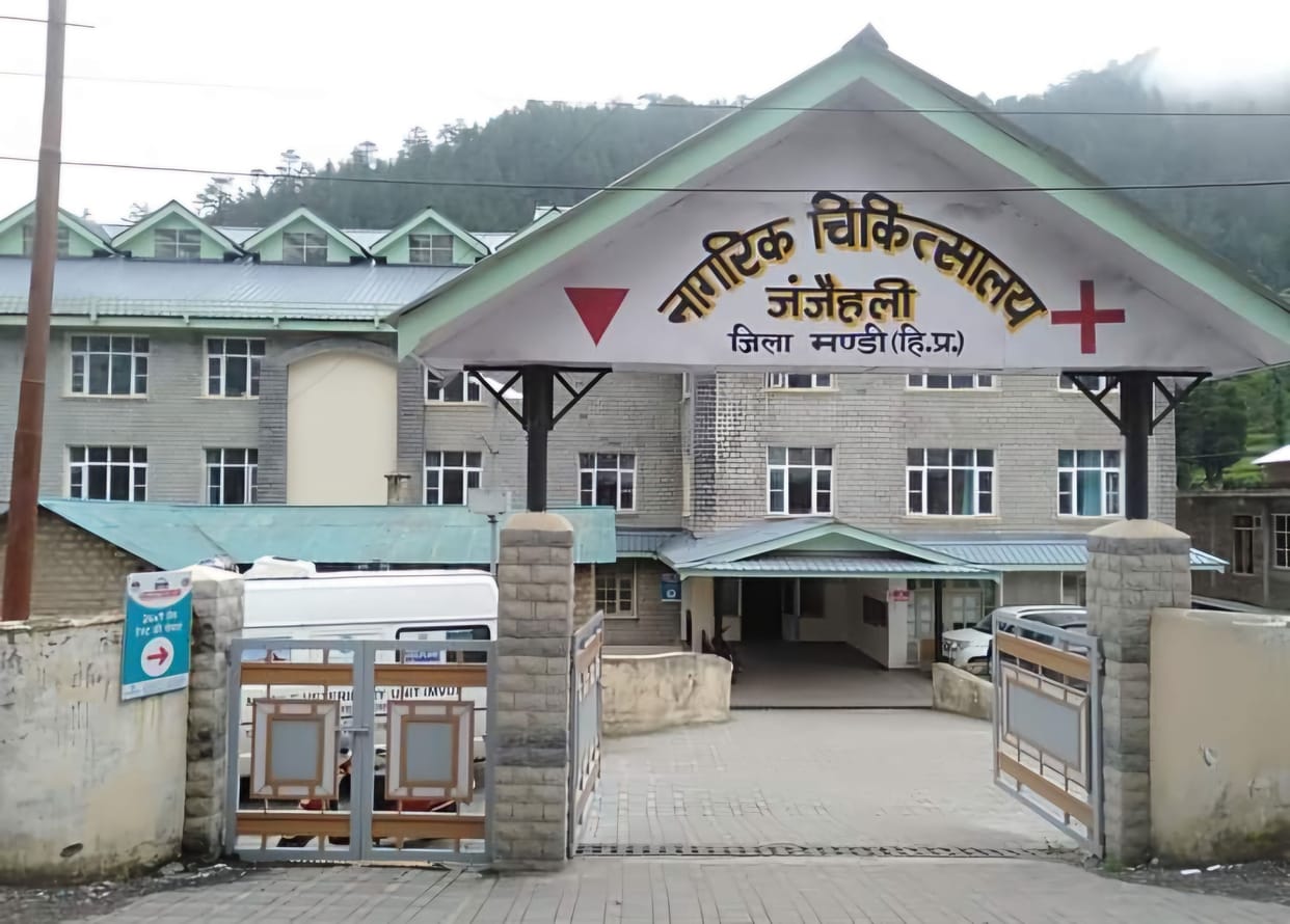 Hospital buildings in Saraj are big, security arrangements are small