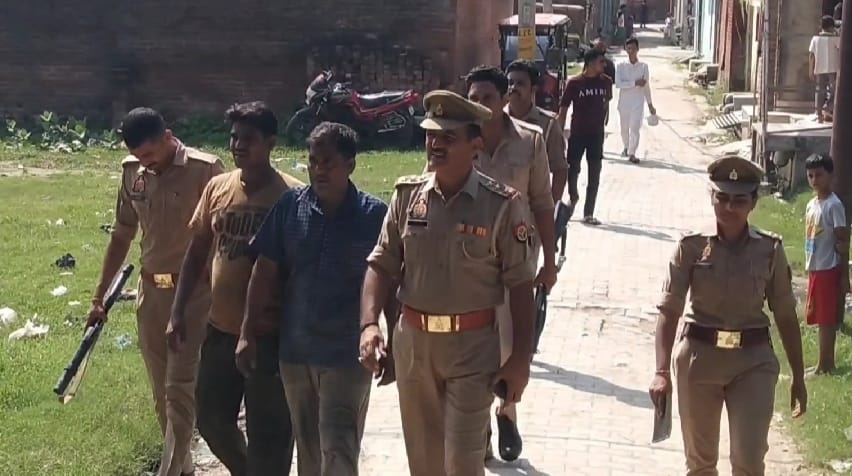 Fireworks were being made among the population, police raided and seized goods worth five lakhs