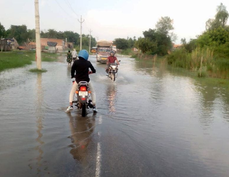 Surge in Ganga... two km stretch of Farrukhabad Highway again submerged