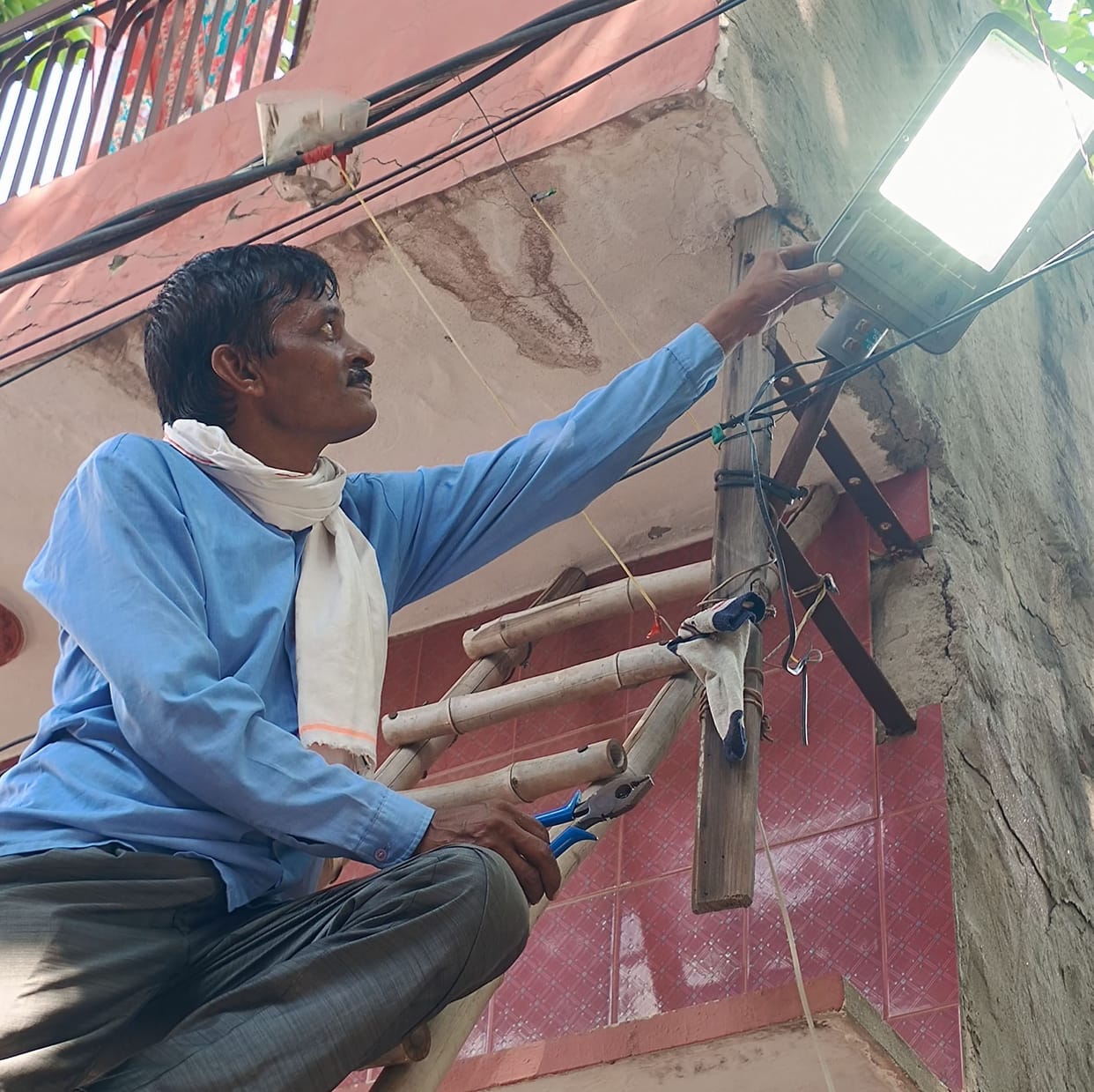 Street lights repaired in Ward-6, switches also changed