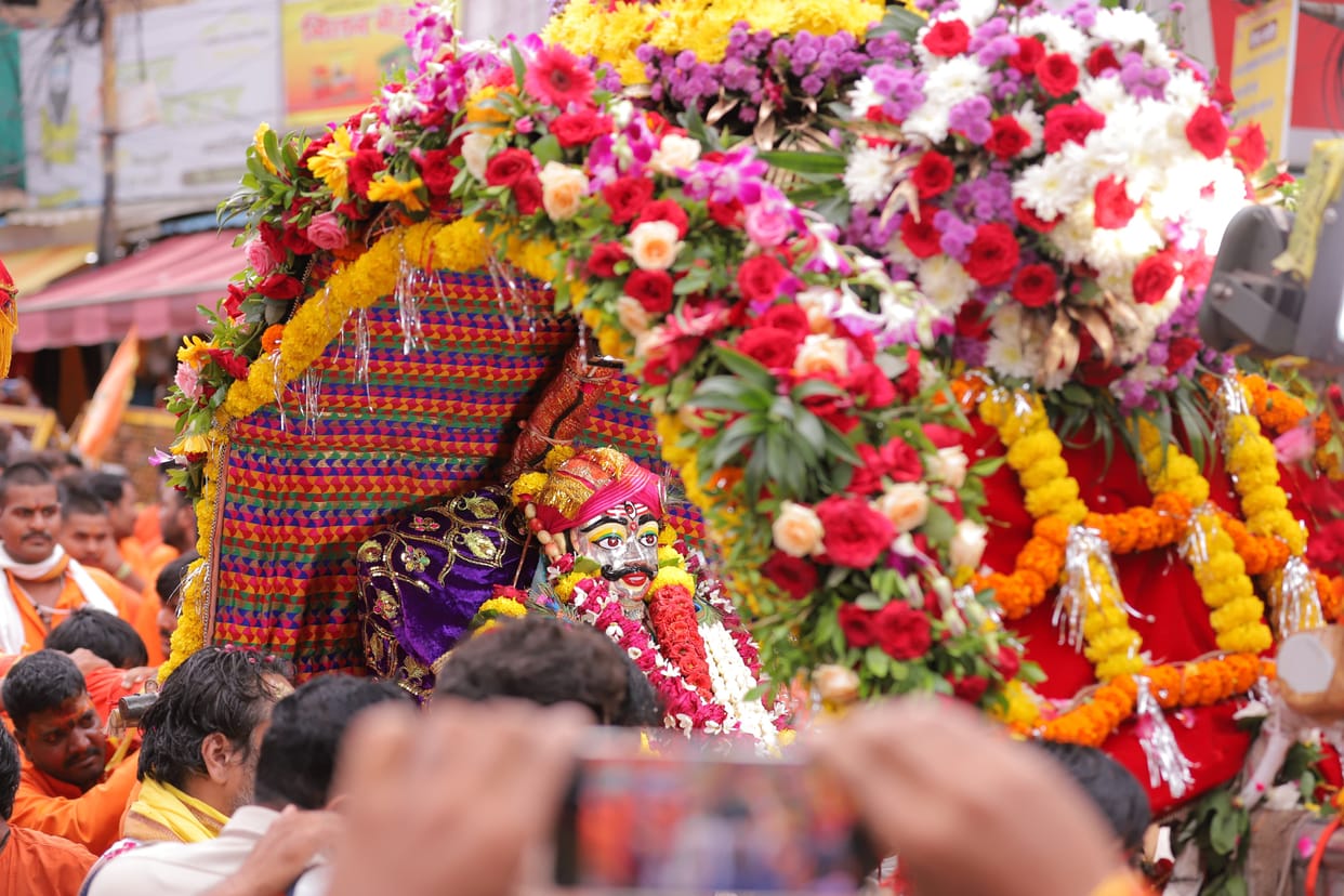 Strange coincidence...the royal ride of Baba Mahakal and Somvati Amavasya together