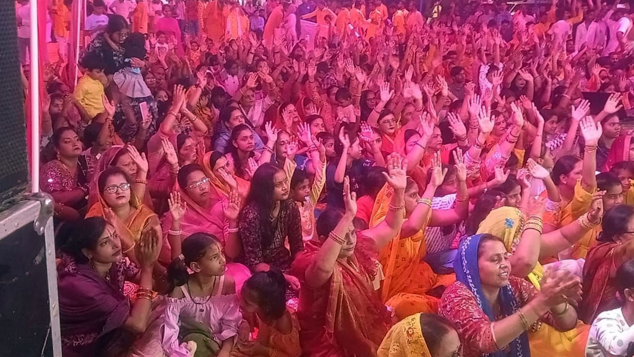 Devotees danced to the bhajans during the festival of Khatu Shyam