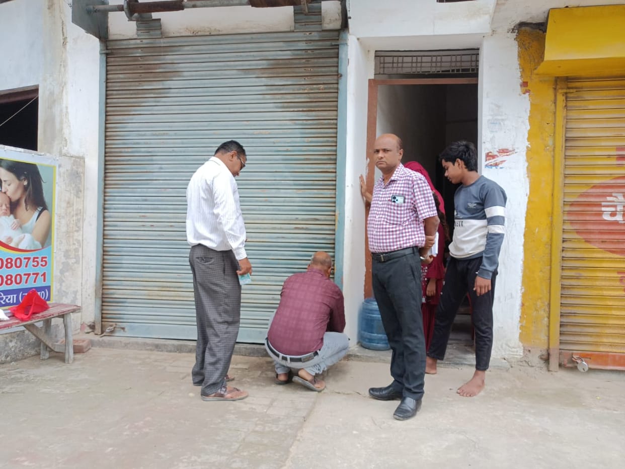 Deoria News: Two private hospitals operating without registration in Salempur sealed.