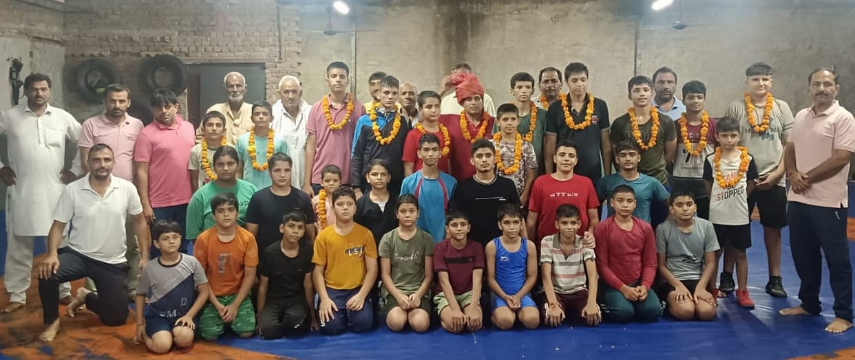 14 wrestlers selected for district level wrestling