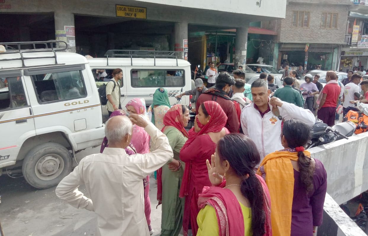 Bharmour-Bharmani route made one-way, ban on carrying passengers in traveler vehicles