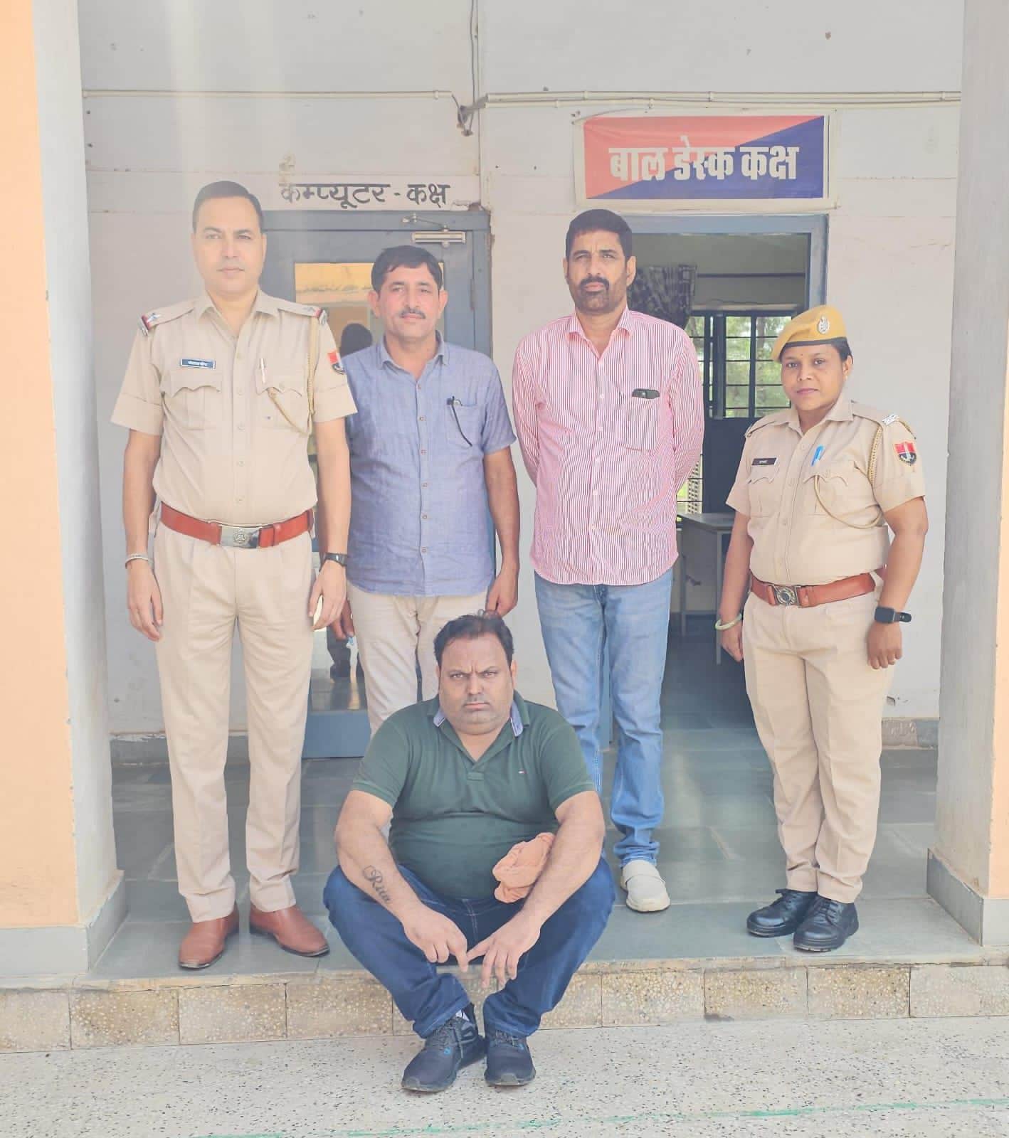 पुलिस की गिरफ्त में आरोपी युवक