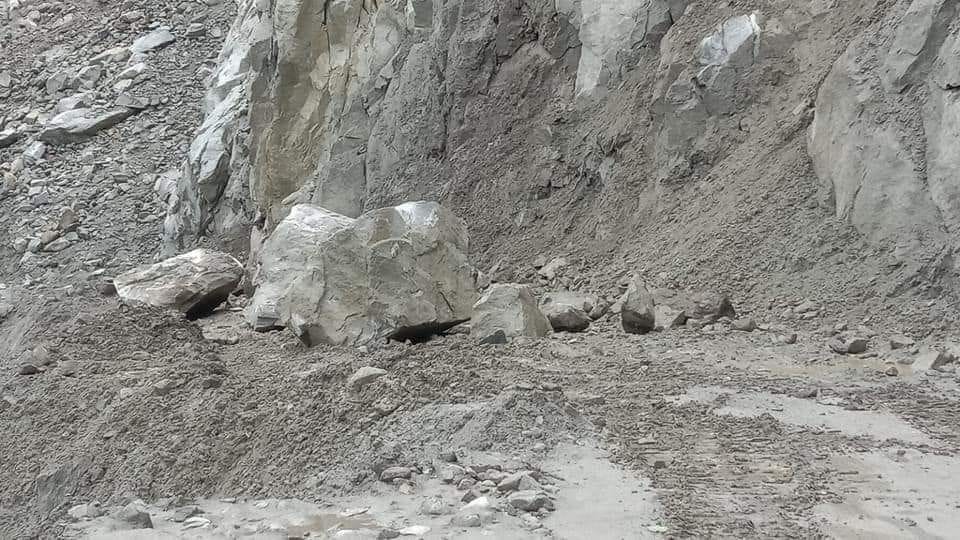 Landslide problem continues in Nigulsari, thousands of people troubled due to closure of NH-5