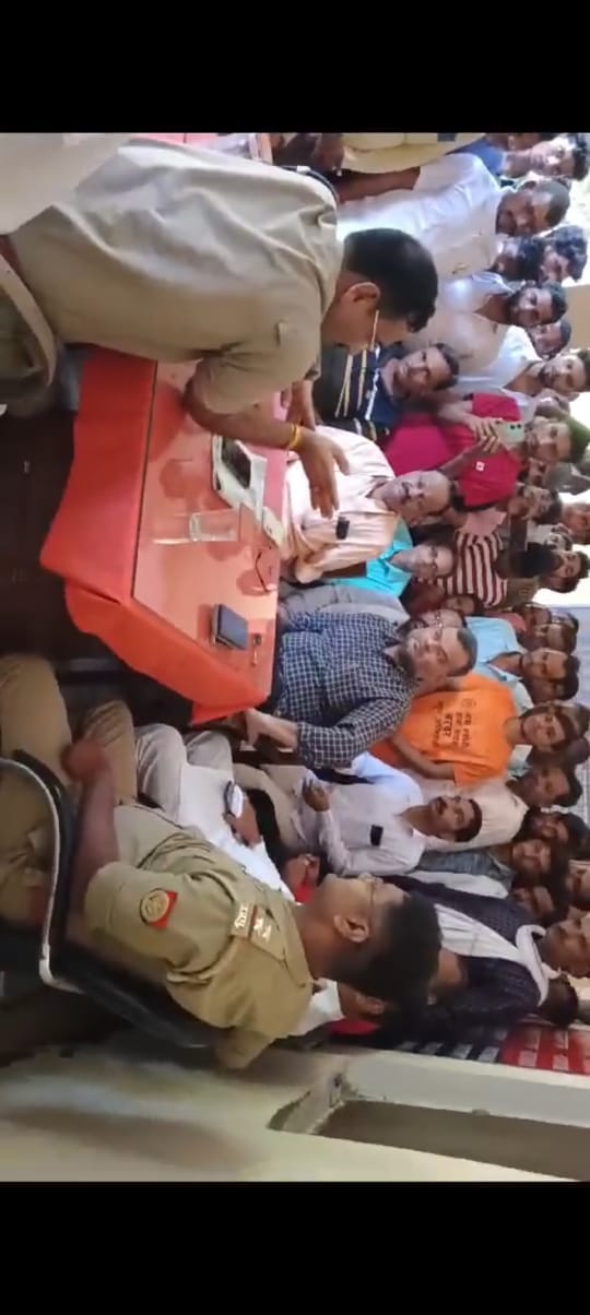 BJP leaders tried to surround the post