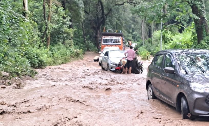 The surge in Panyali Gadhere put brakes on the speed of vehicles.