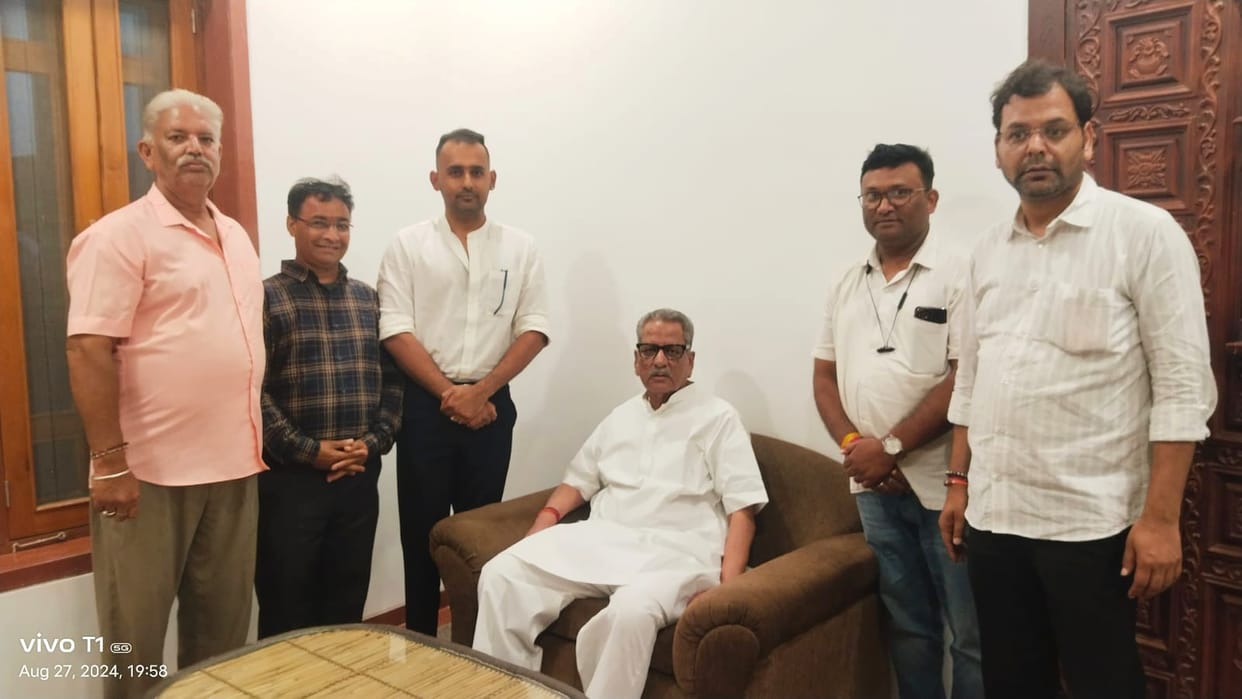 sikkim ke rajypal ompraksh mathur pahli bar apne paitarik ganv baidal pahuche