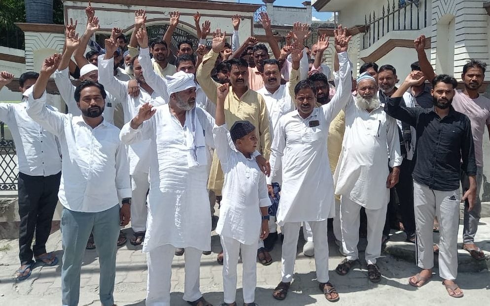 Protest was done by staging a sit-in to make Siroulikalan a Nagar Panchayat
