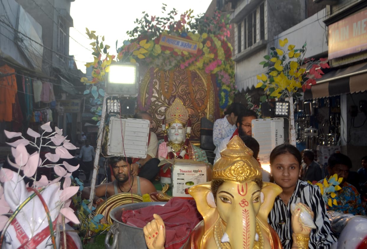 Procession taken out on Shri Krishna Janmashtami