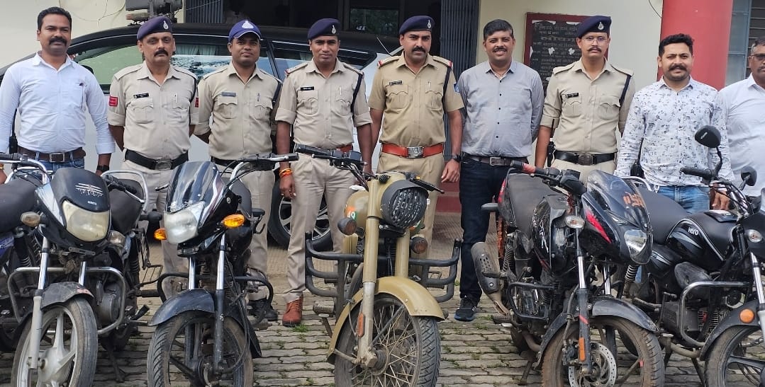 Chhindwara News Bike thieves become bike thieves due to expensive hobbies