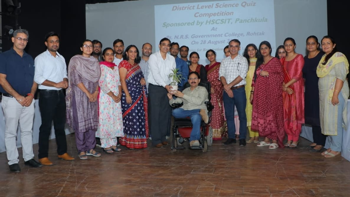 Students showed talent in district level science quiz competition