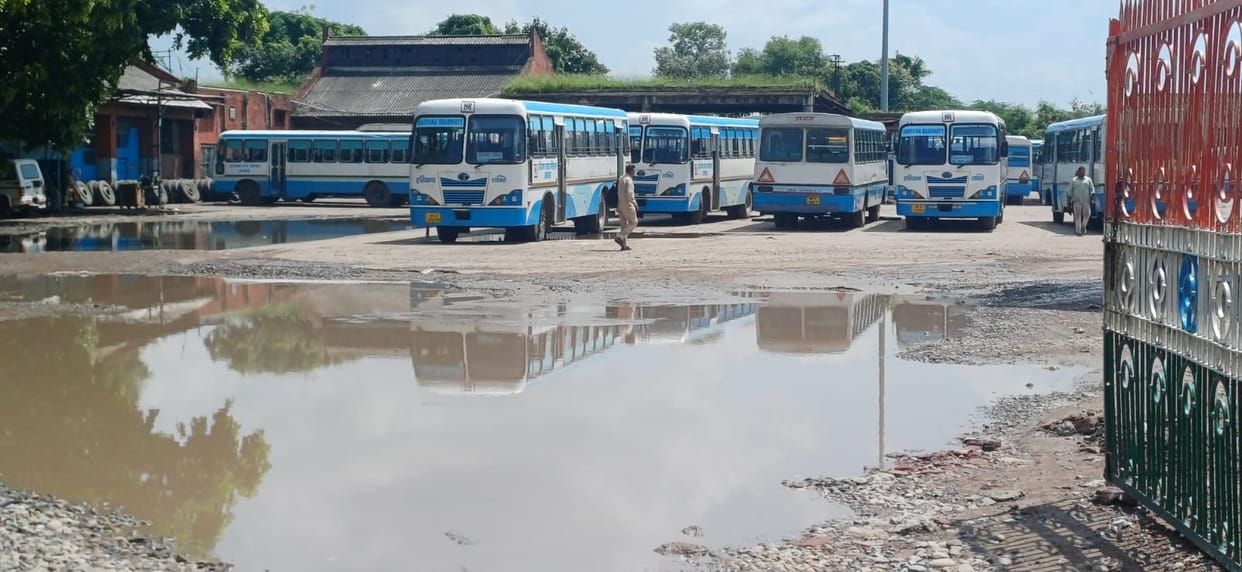 Toilets in roadways workshop are in a dilapidated condition