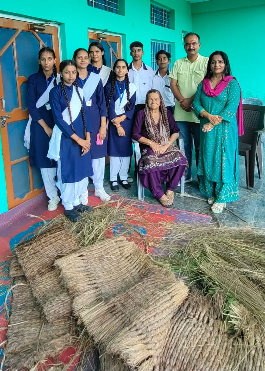Took training in making mats, baskets, brooms and ropes from grass