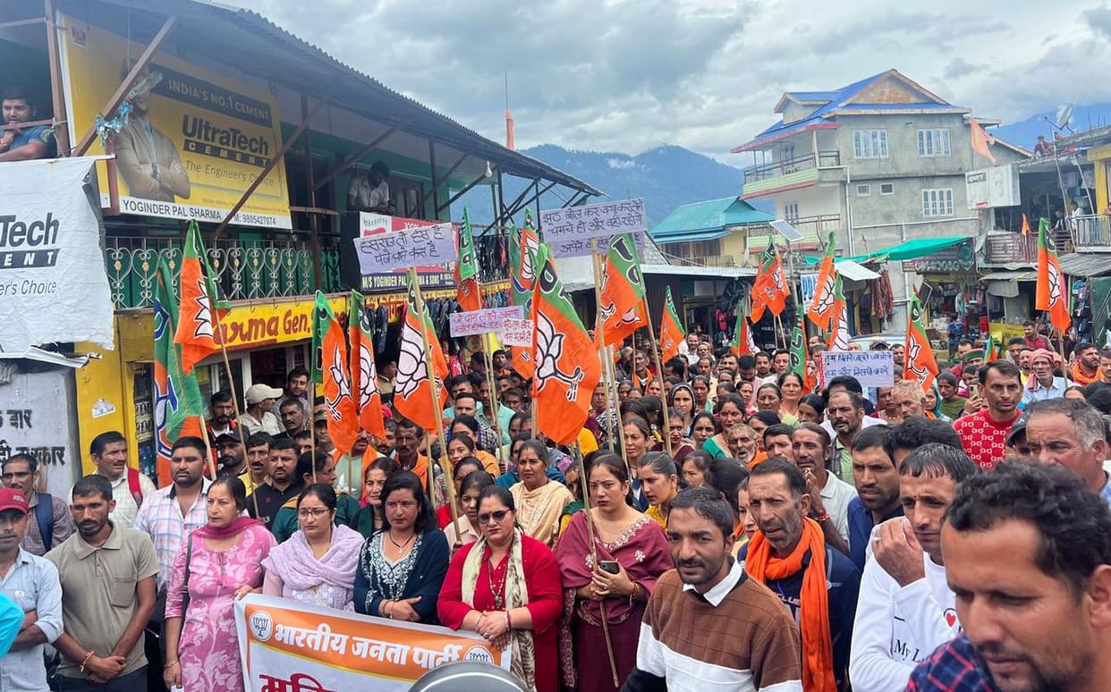 BJP took out rally in support of MLA Hansraj