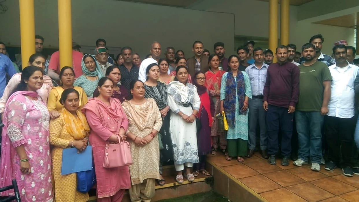 Told the problem of Chansari school to DC