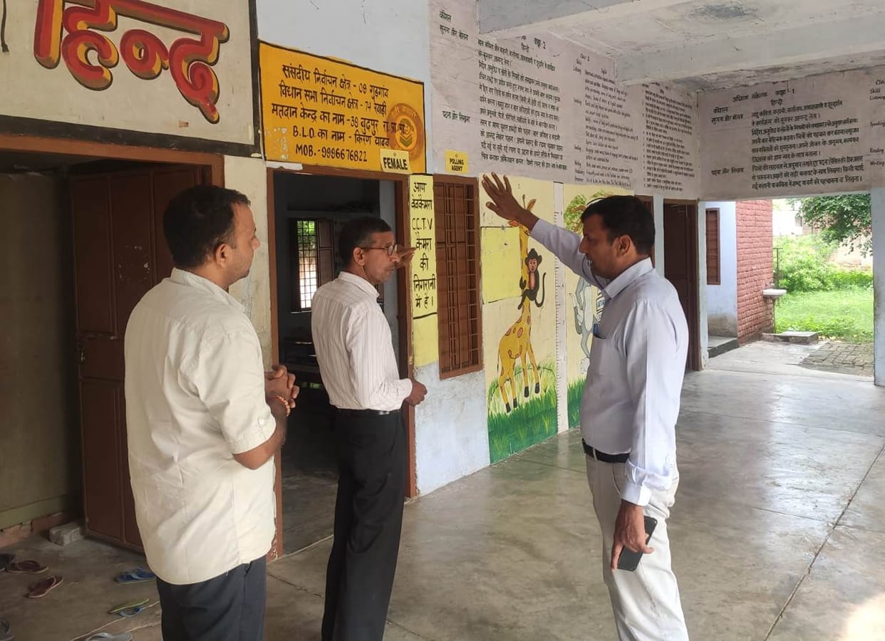 SDM Surendra Singh took stock of polling stations