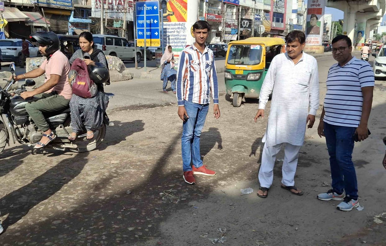 Public Works Department issued notice to 20 shopkeepers