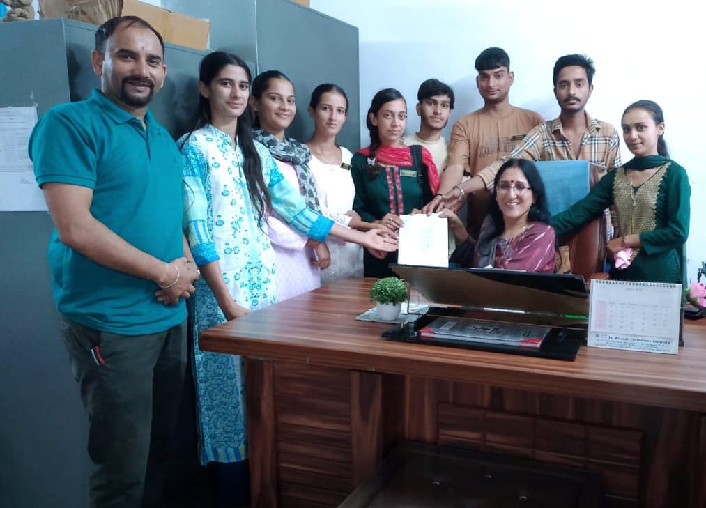 Students asked for basic facilities in Ghandalavi College