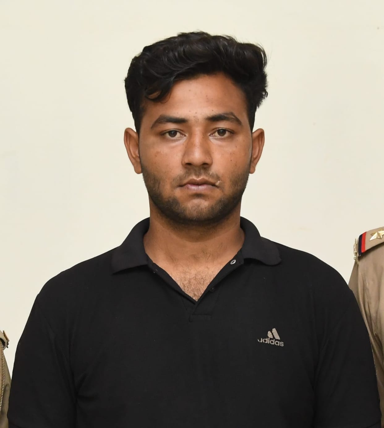 The murderer said...he had pressed Tarun's mouth with a handkerchief when he screamed