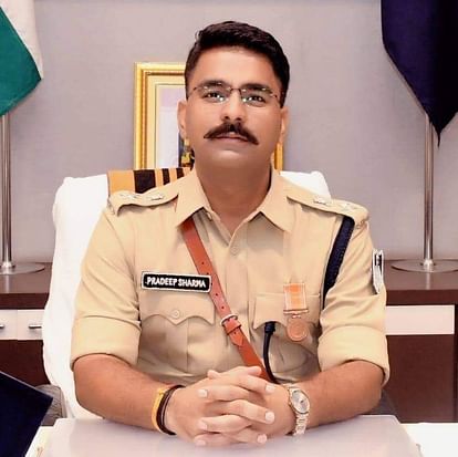 Ujjain News: एक्शन में एसपी शर्मा, 20 पुलिस अधिकारी और कर्मचारी के मनमानी रवैया पर की कार्रवाई SP in action...action taken against arbitrary attitude of police officer/employee...20 punished